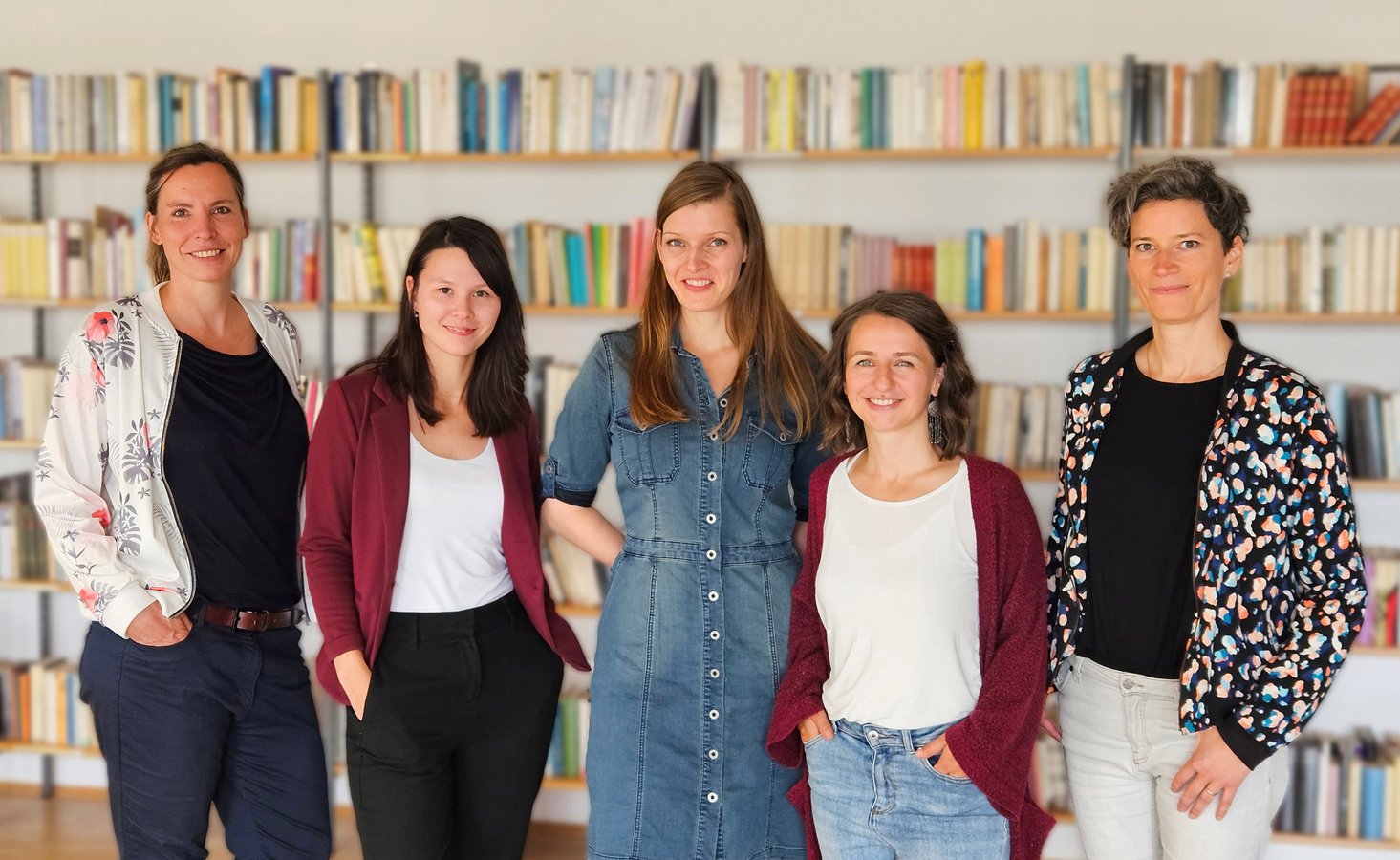 Die fünf Mitarbeiterinnen der Dresdner Bildungsberatung